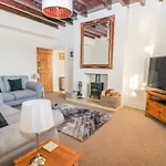 Tuft House 度假居