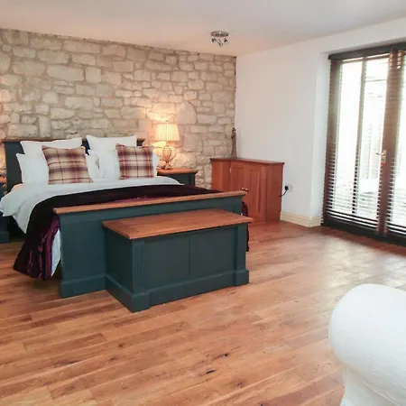 Tuft House