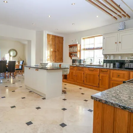 Tuft House Holiday home