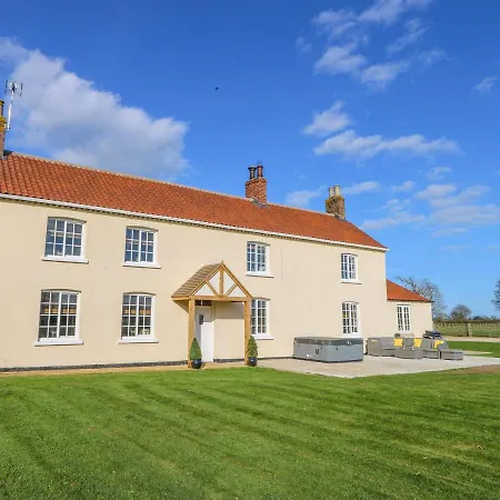 Holiday home Tuft House
