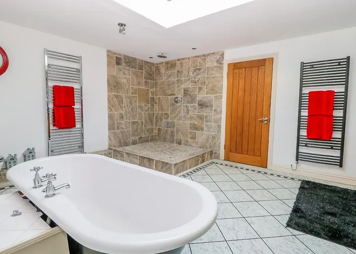 Holiday home Tuft House *